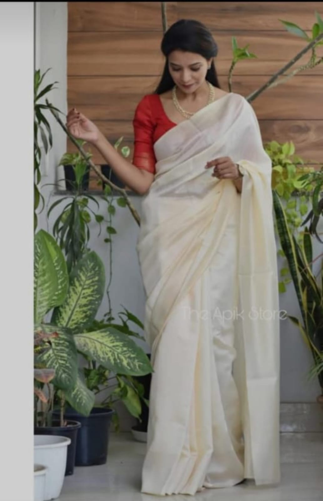 Elegant Semi Matka Silk Saree with Matching Blouse Piece – Soft & Lightweight Traditional Cream Saree for Festive & Wedding Wear