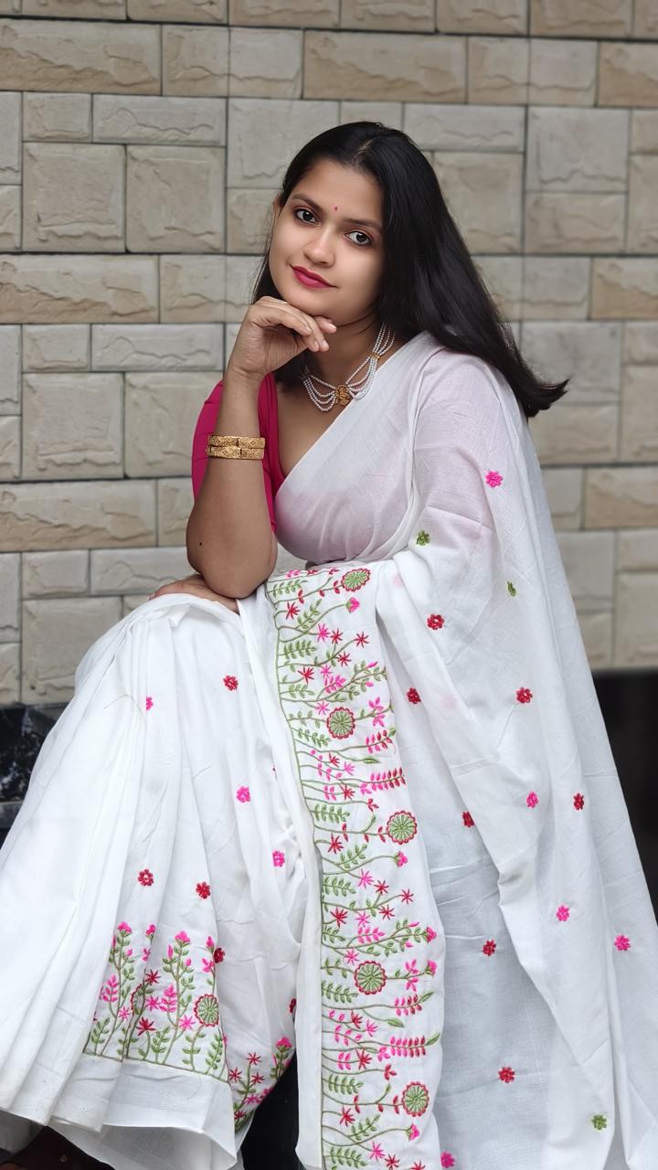 White Premium Soft Cotton Embroidered Saree with Floral Thread Work & Tassel Pallu – With Blouse Piece