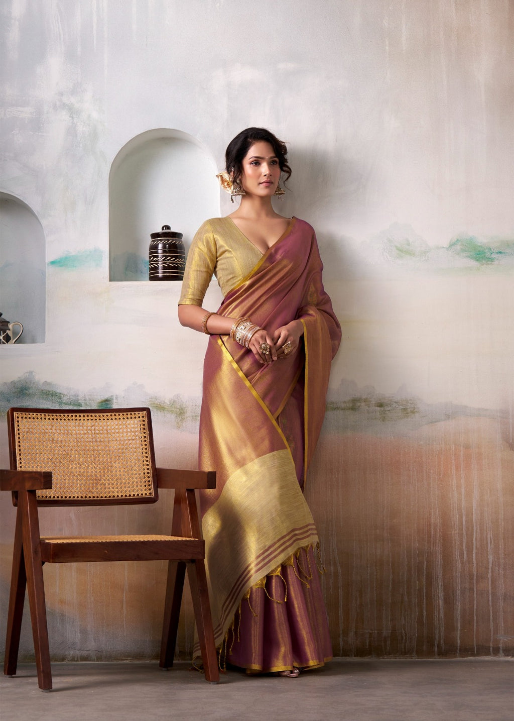Pure Handloom Tissue Silk Saree in Mauve and Gold Zari