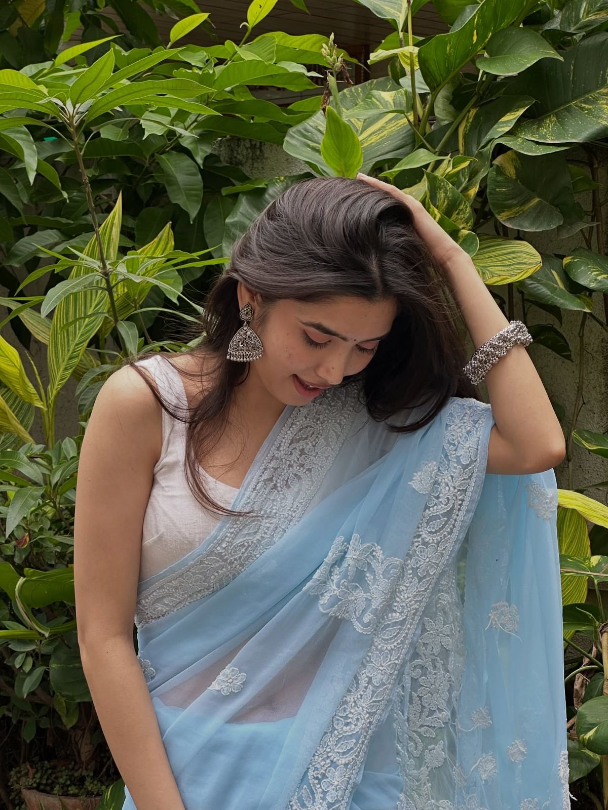 Soft Georgette Saree with Thread Embroidery Border