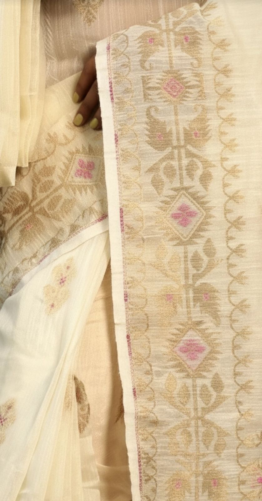 Beige Handloom Saree with Intricate Gold Zari Work